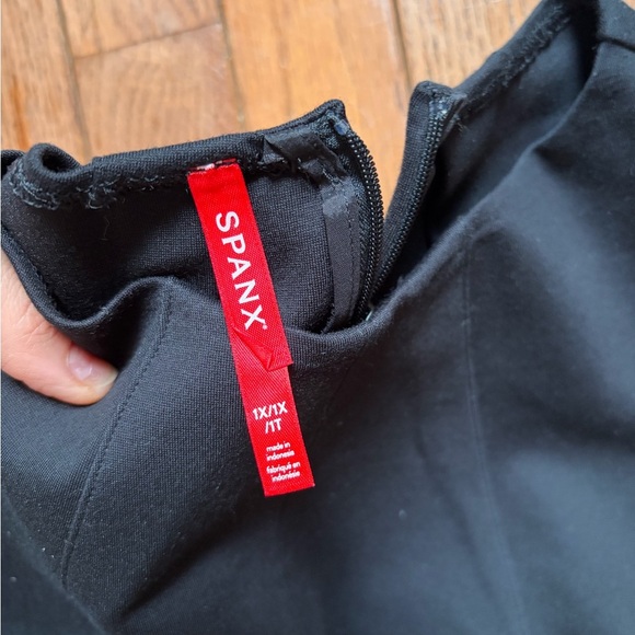 Spanx The Perfect Funnel Top Black 1X - Picture 4 of 5
